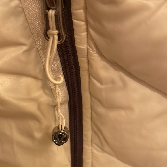 LULULEMON Athletica Get Down Down filled reversible vest in GHOST - Picture 7 of 13